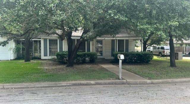 Photo of 105 Circle Dr, Cleburne, TX 76033