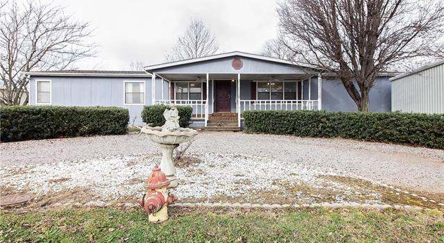 Photo of 505 Wilson St, Whitesboro, TX 76273