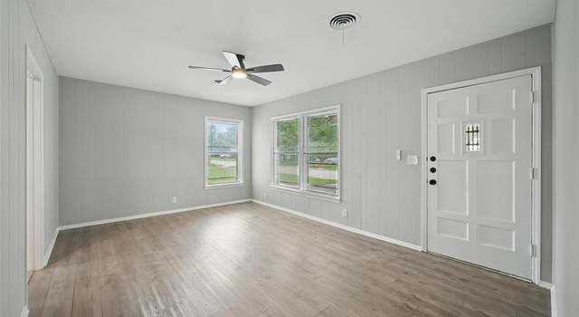 Photo of 4812 Marks Pl, Fort Worth, TX 76116