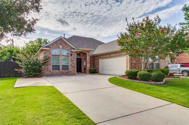 Photo of 1141 Templemore Dr Keller, TX 76248