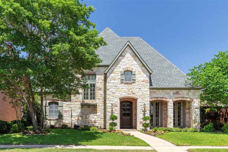 Photo of 614 Lake Park Dr Coppell, TX 75019