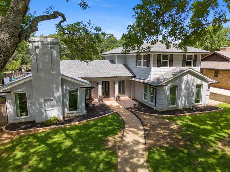 Photo of 1 Whispering Vine Ct Grapevine, TX 76051