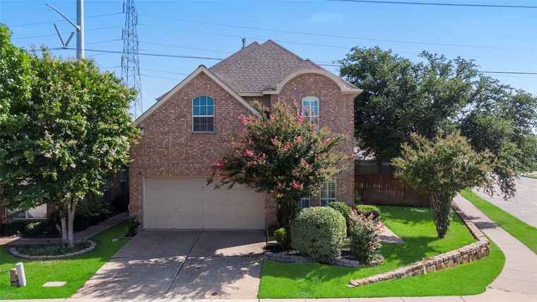 Photo of 503 Poplar Ln Irving, TX 75063
