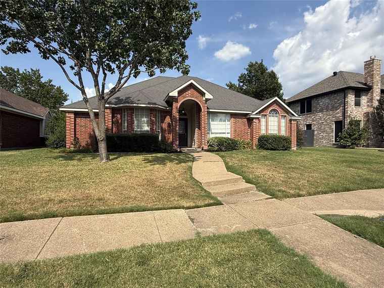Photo of 2326 Bent Brook Dr Mesquite, TX 75181