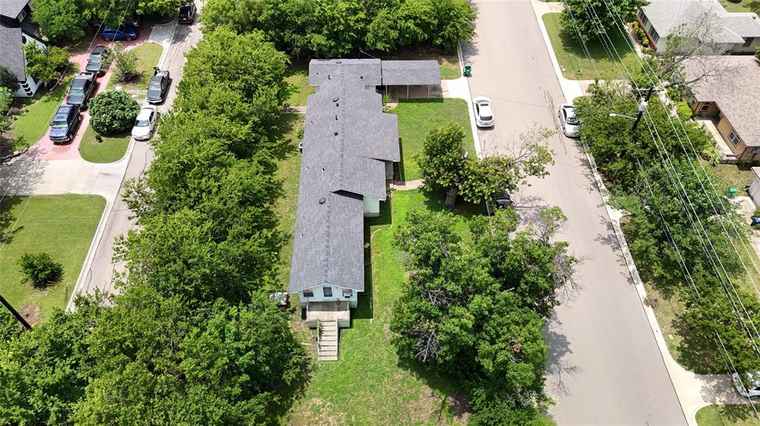 Photo of 1819 Panhandle St Denton, TX 76201
