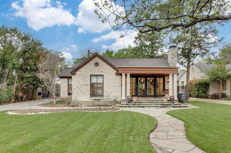Photo of 4316 N Cresthaven Rd Dallas, TX 75209