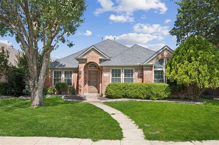 Photo of 10412 Harris Ct Irving, TX 75063