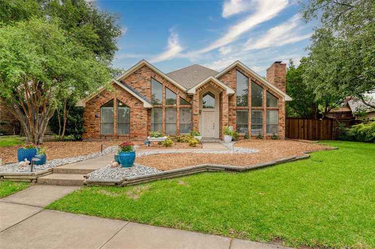 Photo of 2203 Glen Helen Cir Carrollton, TX 75007