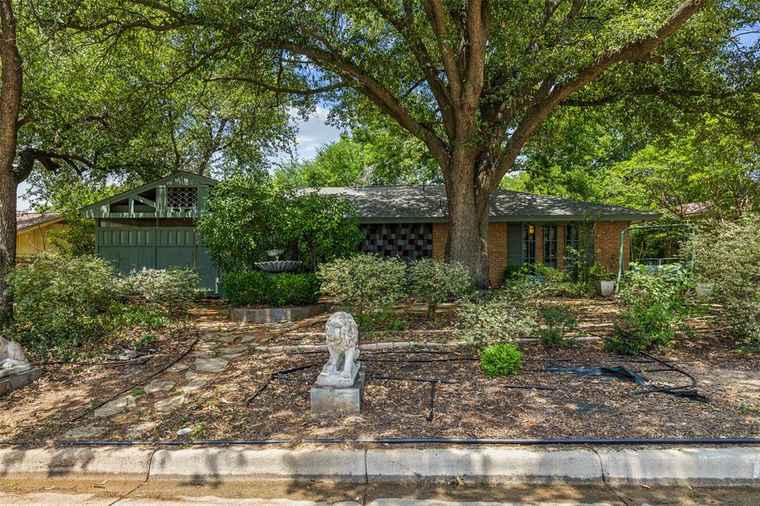 Photo of 6116 Walla Ave Fort Worth, TX 76133