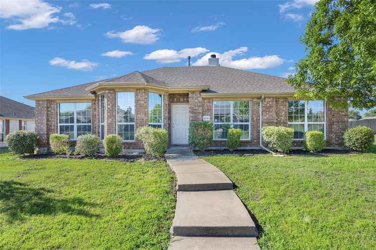 Photo of 2781 Avery Dr Rockwall, TX 75032