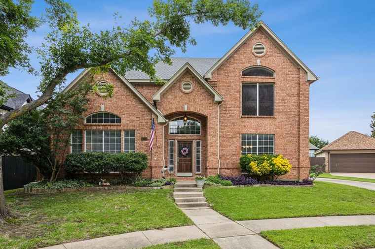 Photo of 4204 Squire Ct Grapevine, TX 76051