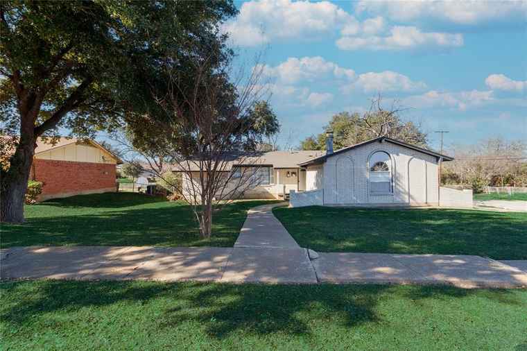 Photo of 131 Caraway Dr Mesquite, TX 75149