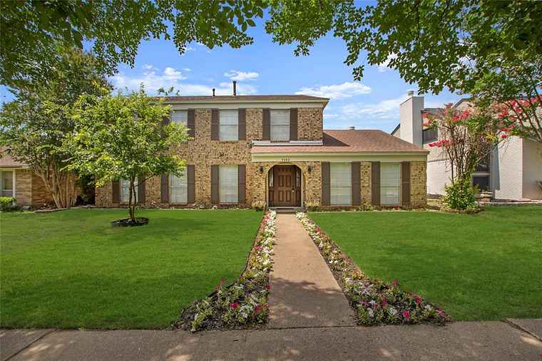 Photo of 7202 Bayberry Ln Dallas, TX 75249