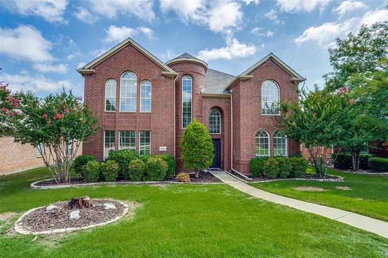 Photo of 6741 Misty Hollow Dr Plano, TX 75024