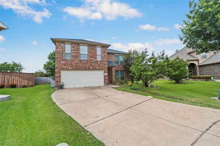 Photo of 3440 Baby Doe Ct Fort Worth, TX 76137