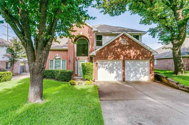 Photo of 5204 Heatherdale Dr Grapevine, TX 76051