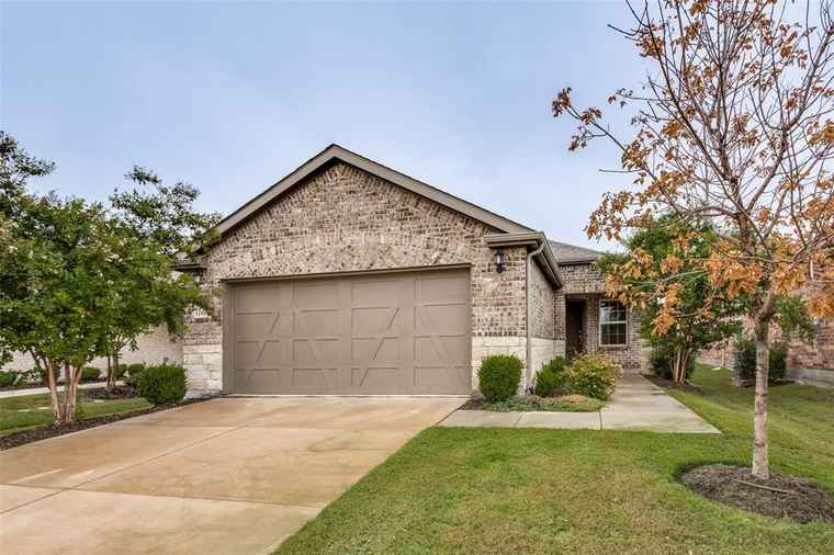 Photo of 1260 Eagle Ln Little Elm, TX 76227