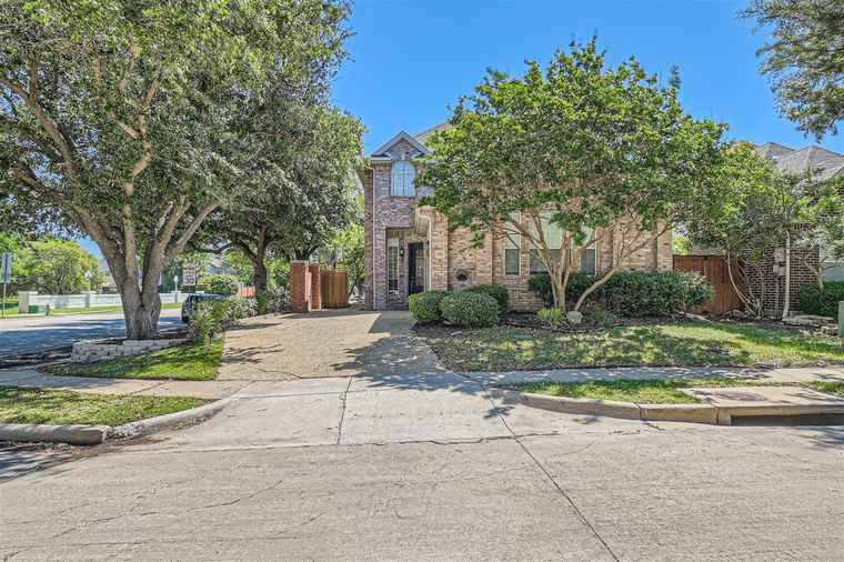 Photo of 700 Canal St Irving, TX 75063