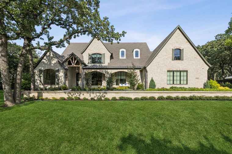 Photo of 2203 Shadow Creek Ct Southlake, TX 76092