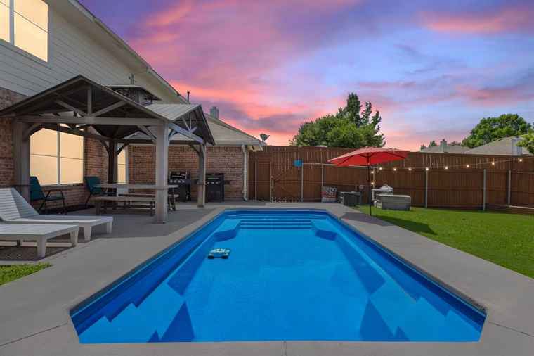 Photo of 2841 Tangleglen Dr Rockwall, TX 75032