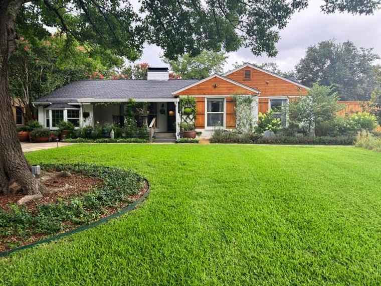 Photo of 1605 W 7th St Irving, TX 75060