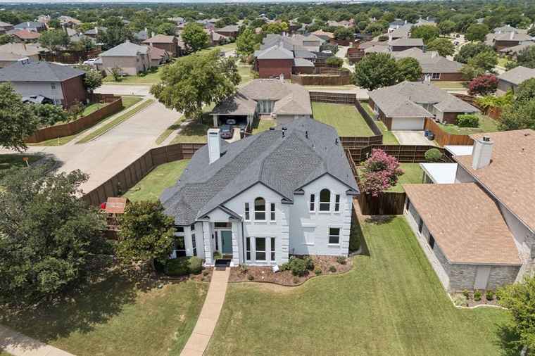 Photo of 730 Seminole Trl Allen, TX 75002