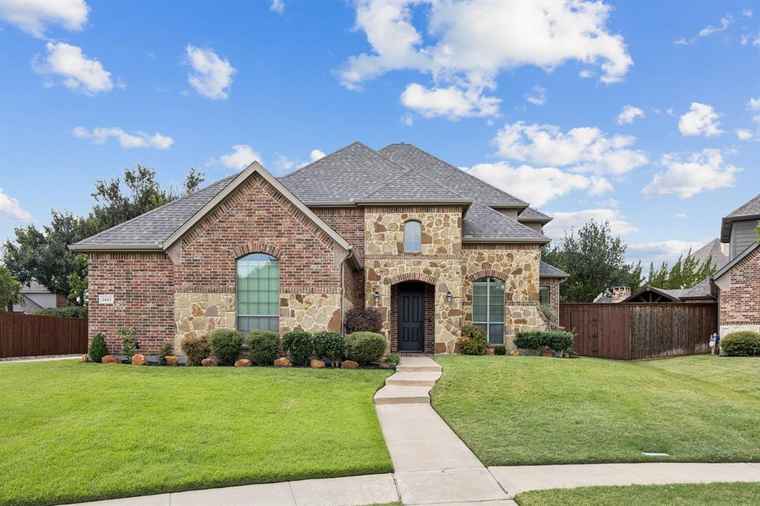 Photo of 3413 Darcey Ct Flower Mound, TX 75022