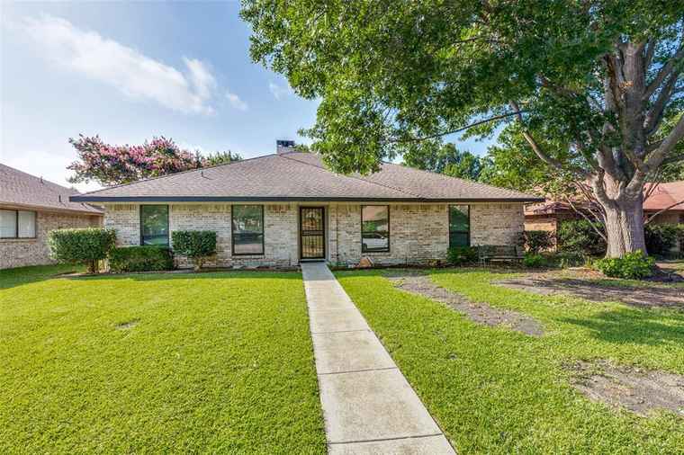 Photo of 1608 Stroud Ln Mesquite, TX 75150