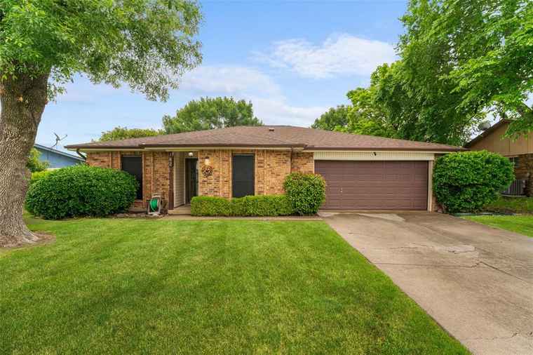Photo of 702 Coolwood Ln Mesquite, TX 75149