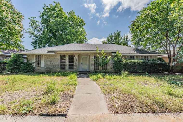 Photo of 3922 Greenway Dr Garland, TX 75041