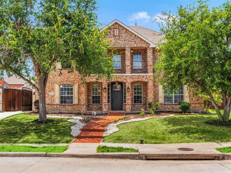 Photo of 1441 Dimmit Dr Carrollton, TX 75010