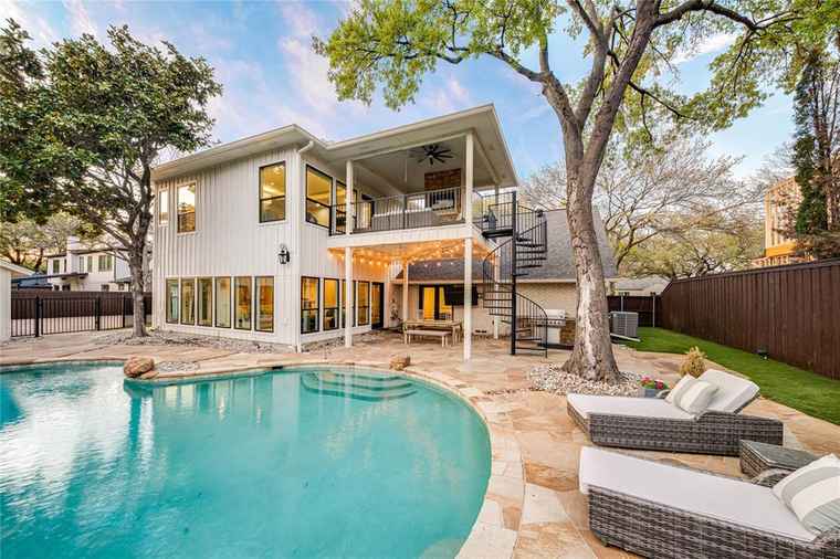 Photo of 5230 Boca Raton Dr Dallas, TX 75229