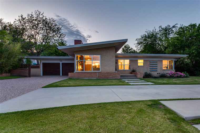 Photo of 6704 Woodstock Rd Fort Worth, TX 76116