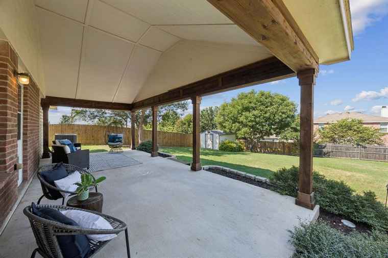 Photo of 3121 Lipizzan Dr Denton, TX 76210