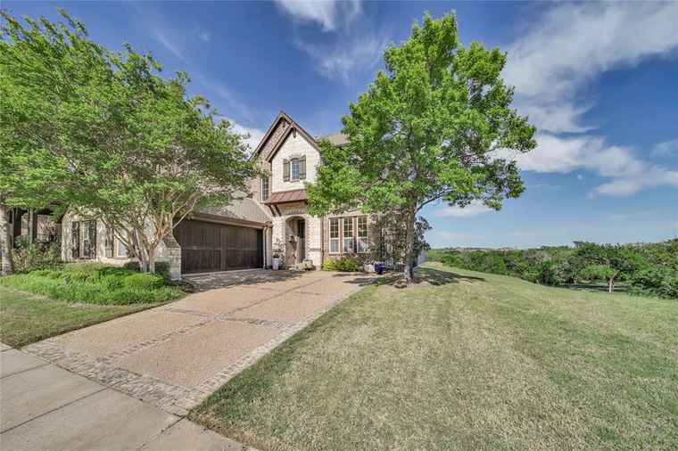 Photo of 409 Grail Castle Dr Lewisville, TX 75056