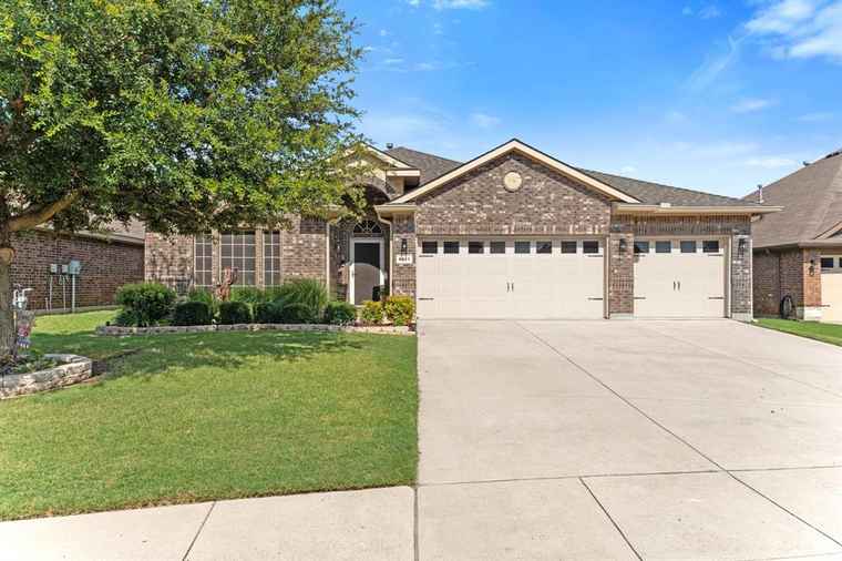 Photo of 6911 Muirfield Dr Arlington, TX 76001