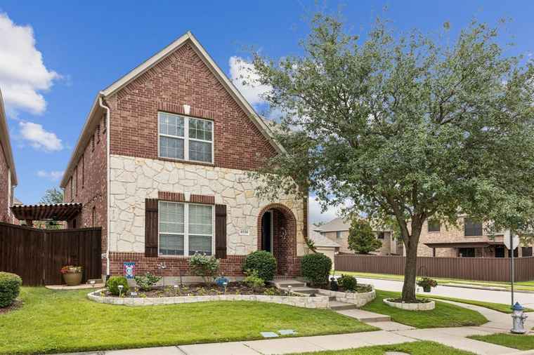 Photo of 4320 Kestrel Way Carrollton, TX 75010