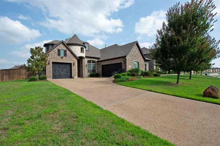 Photo of 913 Blue Jay Way Forney, TX 75126