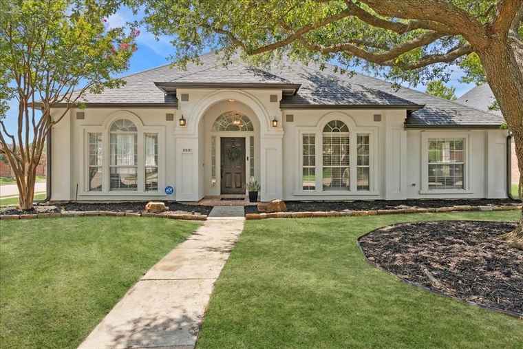 Photo of 8501 Kenning Ct Plano, TX 75024