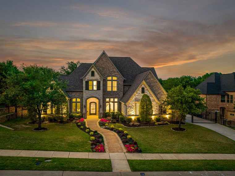 Photo of 716 Love Henry Ct Southlake, TX 76092