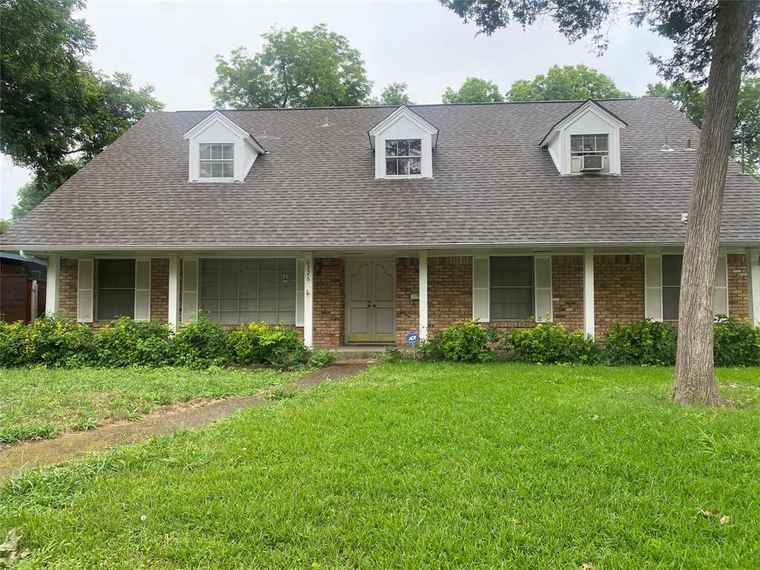 Photo of 6326 Rock Canyon Trl Dallas, TX 75232