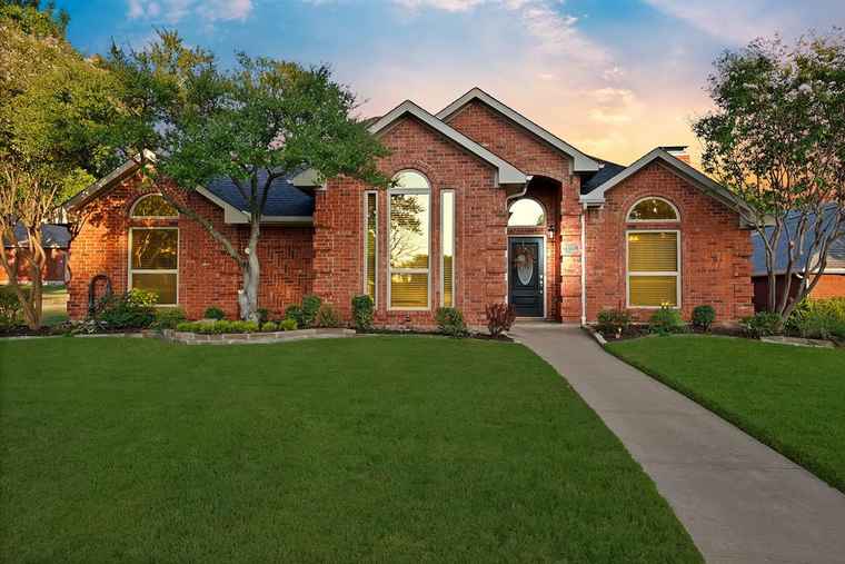 Photo of 102 Highview Ln Rockwall, TX 75087