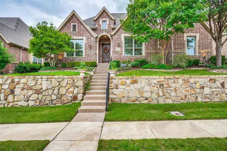 Photo of 7223 Comal Dr Irving, TX 75039