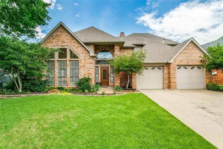 Photo of 328 Parkview Pl Coppell, TX 75019