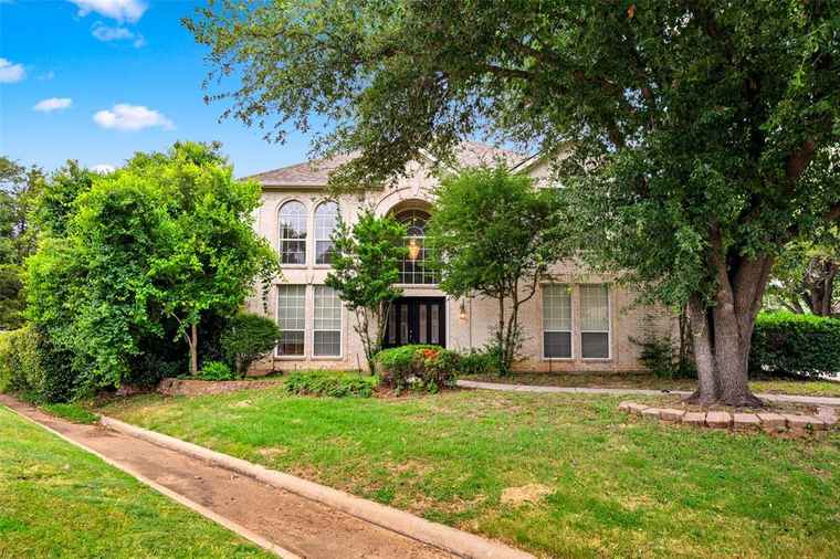 Photo of 609 Anson Ct Arlington, TX 76006