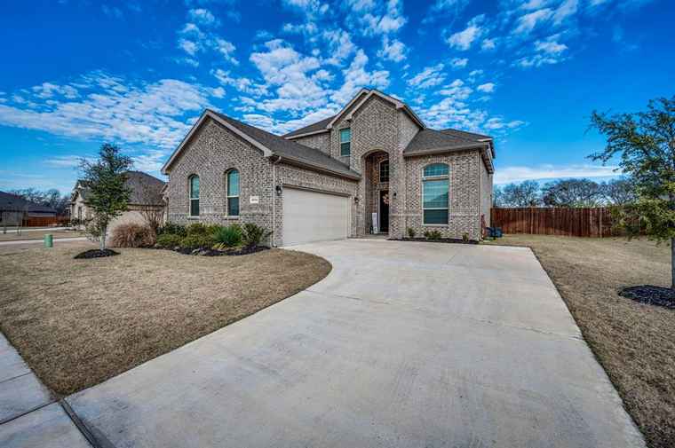 Photo of 3432 Burning Tree Ln Grand Prairie, TX 76065