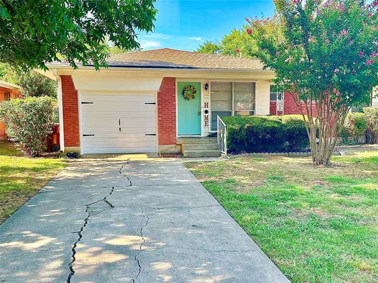 Photo of 817 Laguna Dr Denton, TX 76209