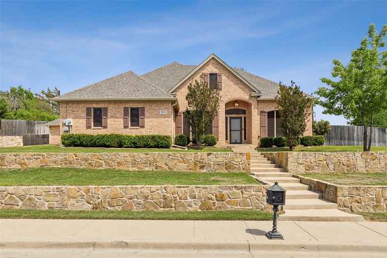 Photo of 2221 Trace Ridge Dr Weatherford, TX 76087