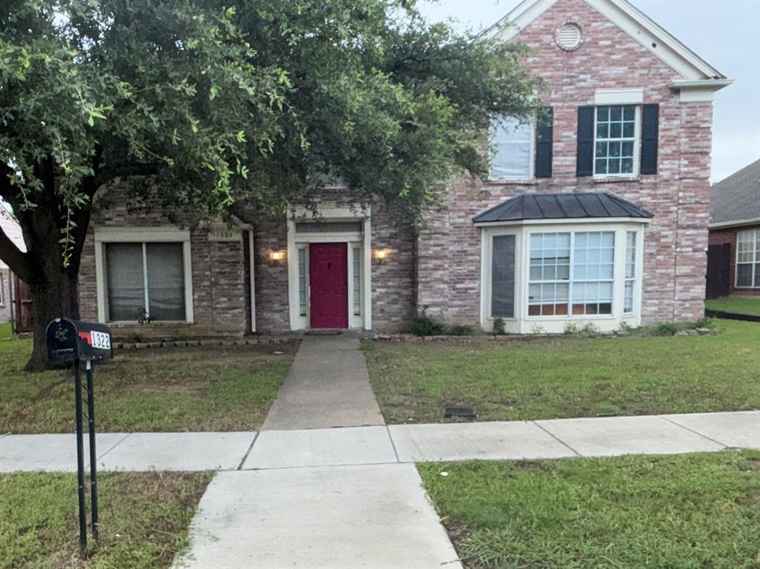 Photo of 1322 Old Barn Ln Lewisville, TX 75067