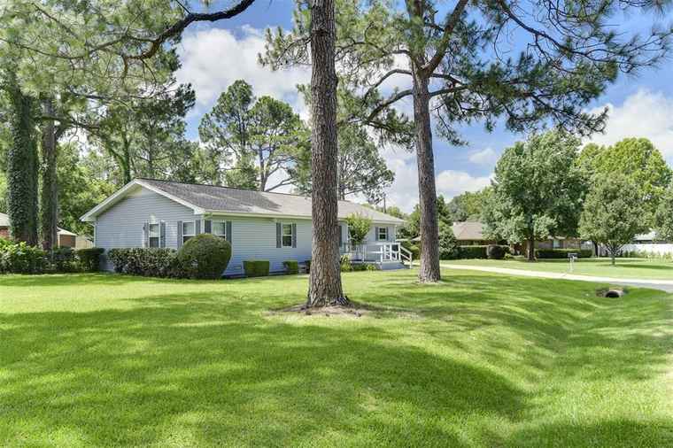 Photo of 2408 Garden Ln Arlington, TX 76015